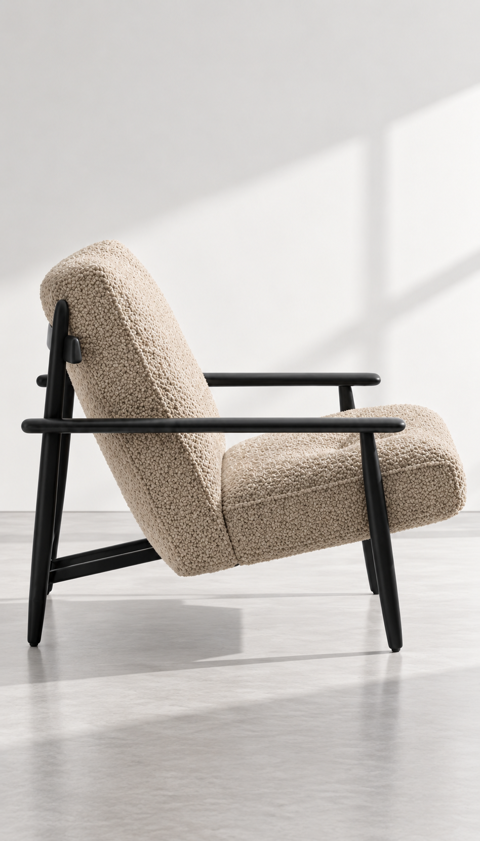 Mira Lounge Chair