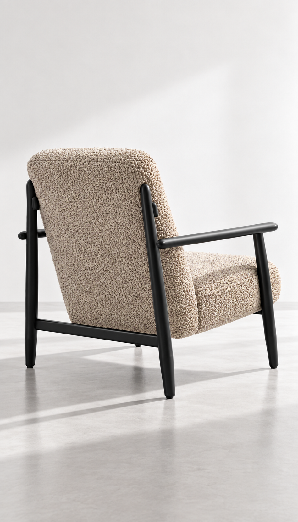 Mira Lounge Chair
