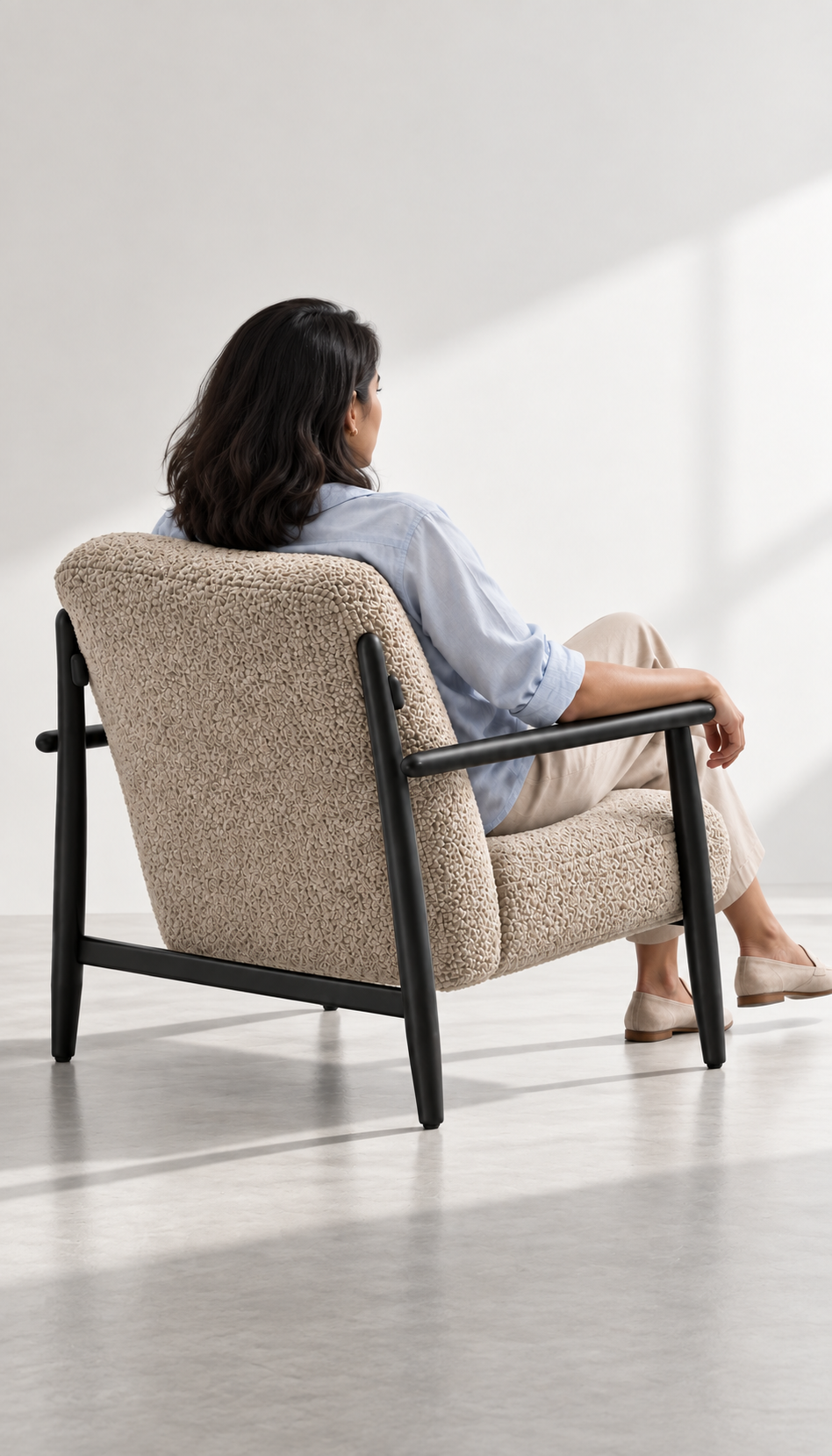 Mira Lounge Chair